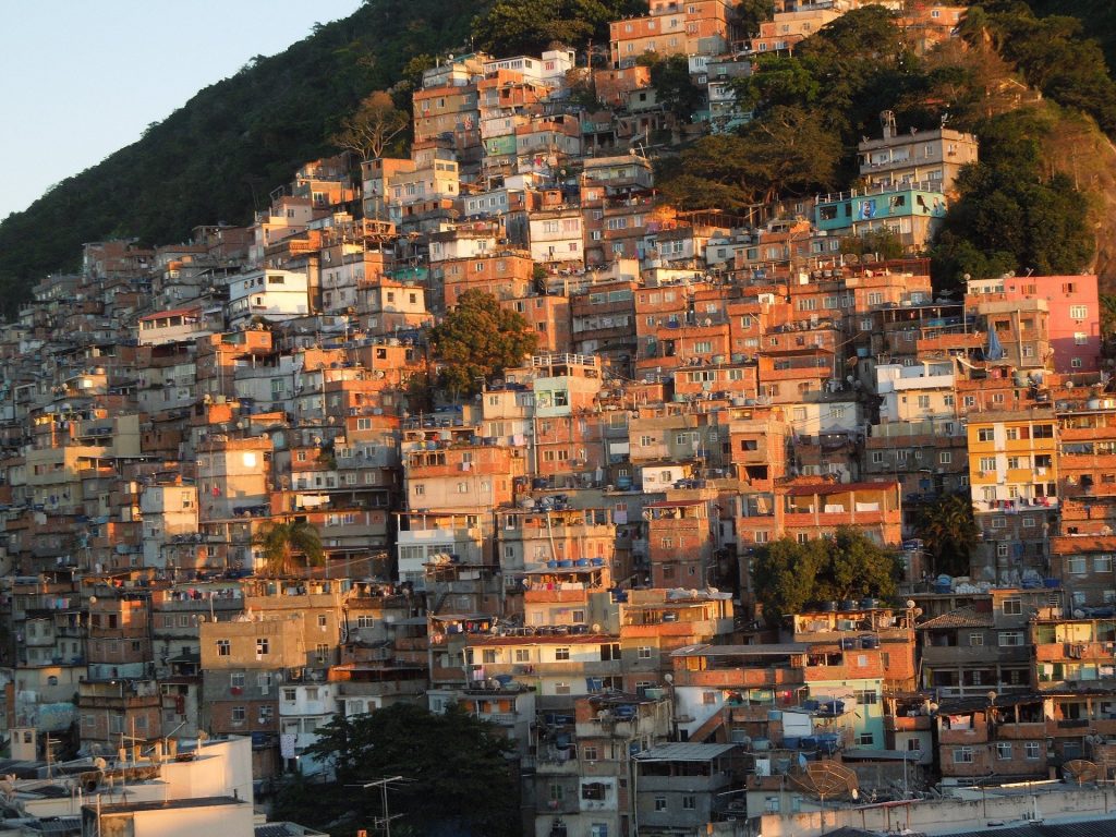 Favelas sofrem mais com a disseminação da COVID-19